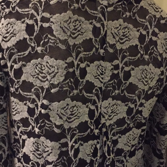 FRENCHIE CARDIGAN WITH  FLORAL DESIGN SIZE S.🌹 - Picture 7 of 8